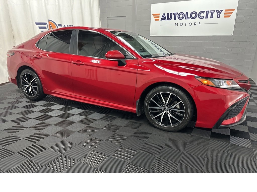Used 2021 Toyota Camry SE Sedan