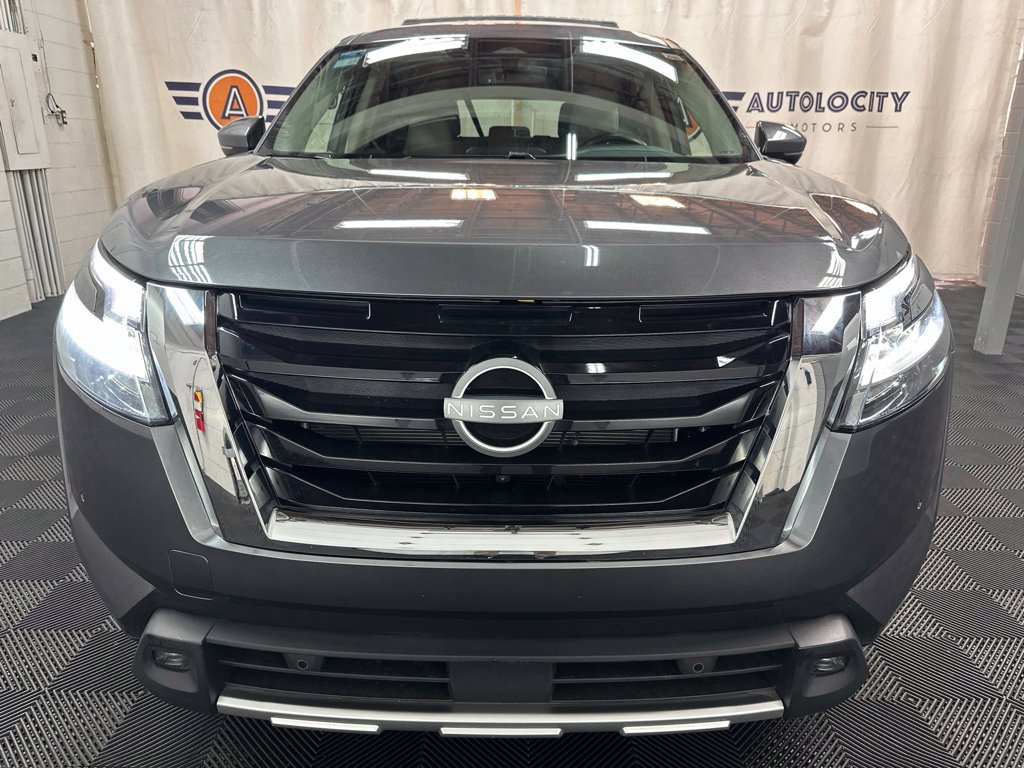 Used 2024 Nissan Pathfinder SL SUV