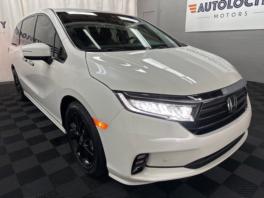2022 Honda Odyssey Elite photo 2