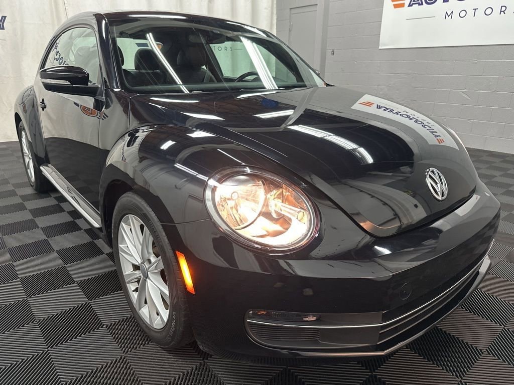 Used 2018 Volkswagen Beetle 2.0T SE Hatchback