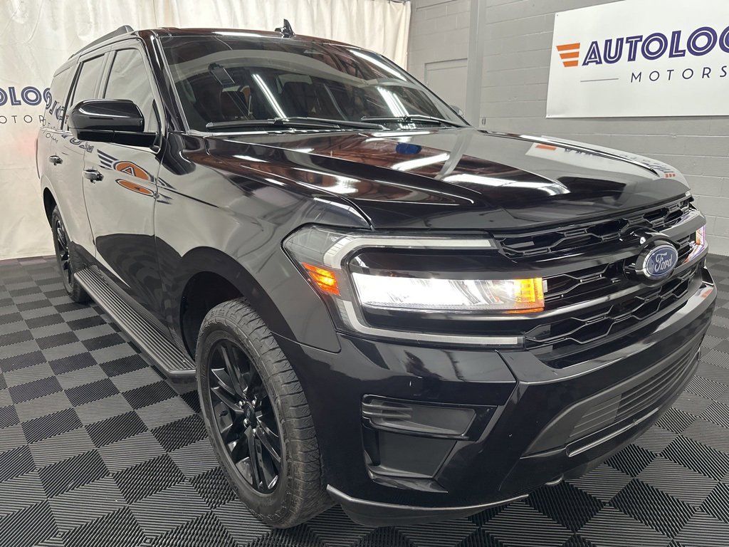 2024 Ford Expedition XLT photo 2