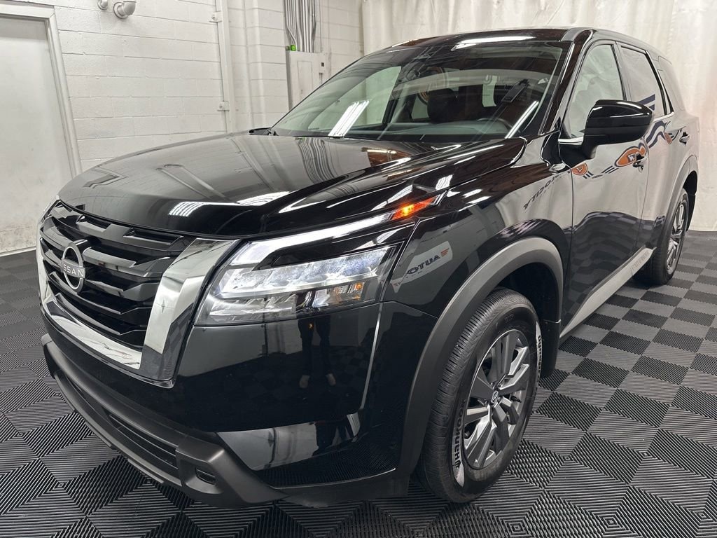Used 2025 Nissan Pathfinder S SUV