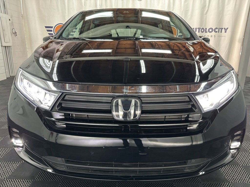 2024 Honda Odyssey Touring photo 3