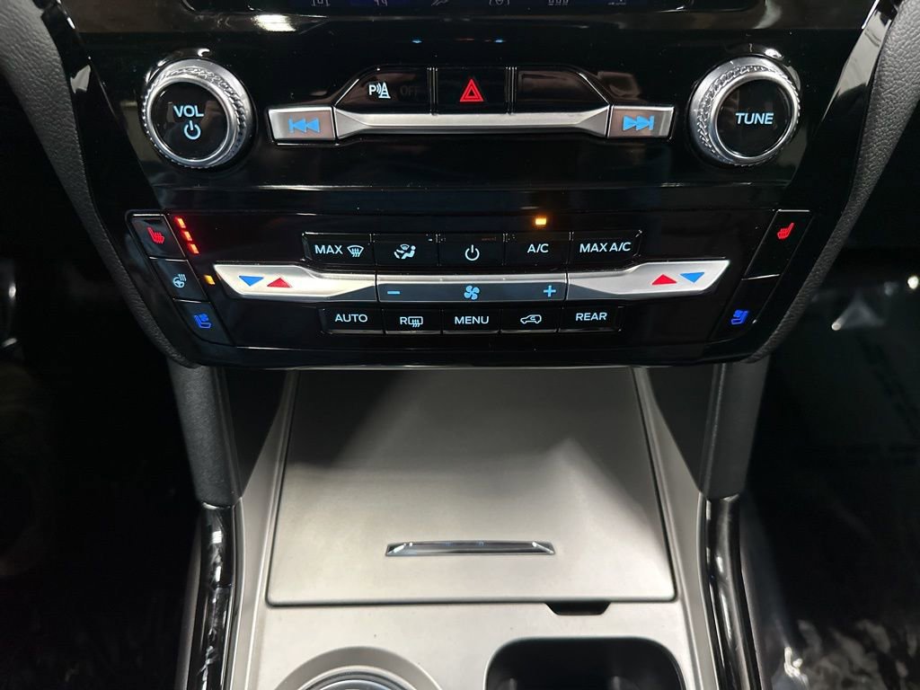 2024 Ford Explorer ST - Photo 24