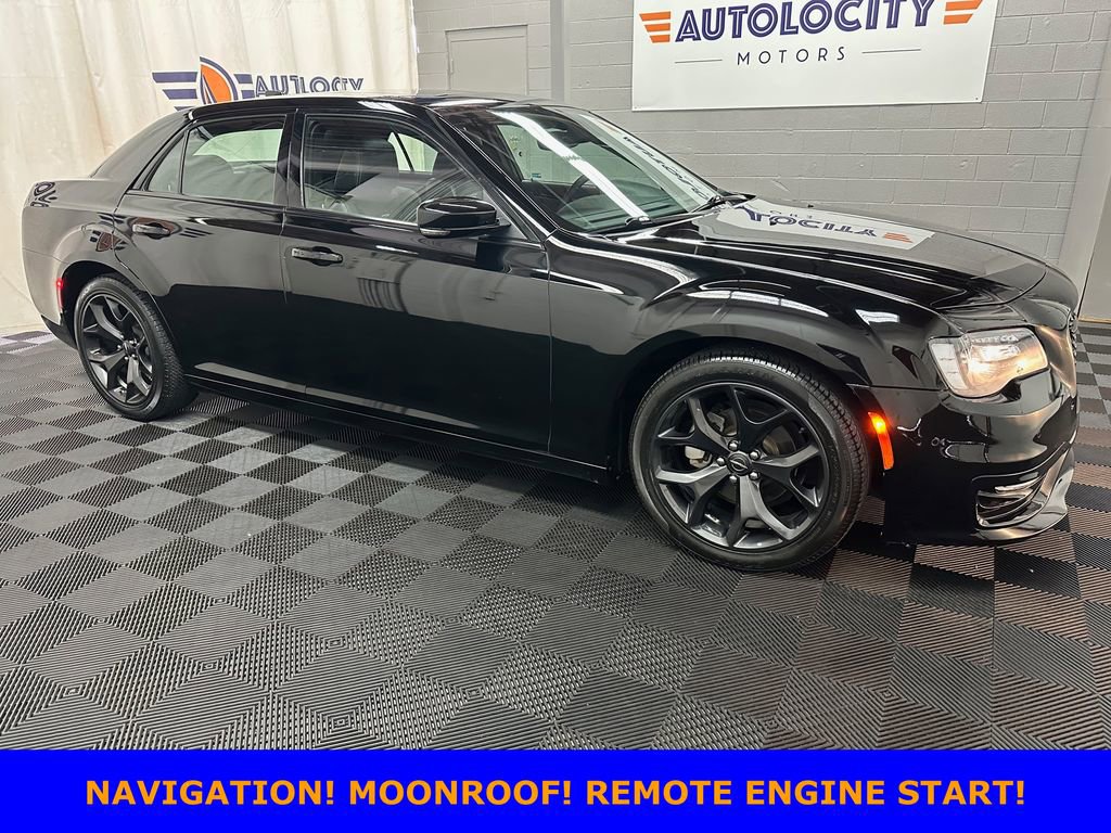 2023 Chrysler 300 S's photo