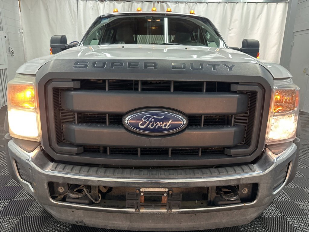 2011 Ford F-550 XLT photo 3