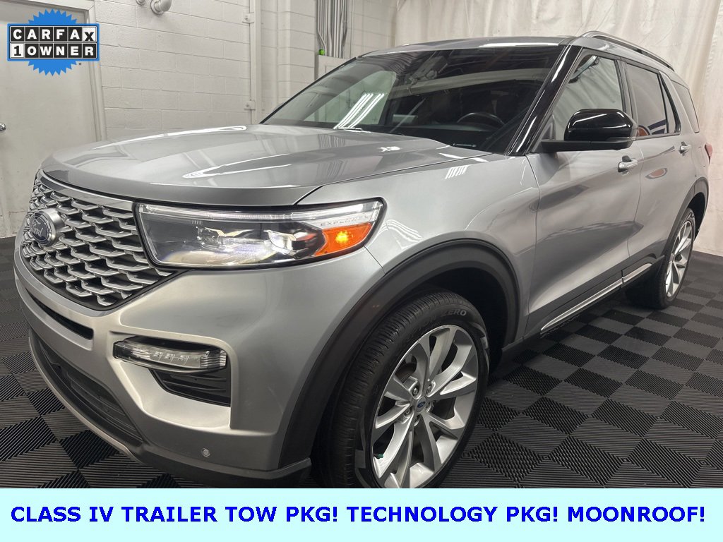 2022 Ford Explorer Platinum's photo
