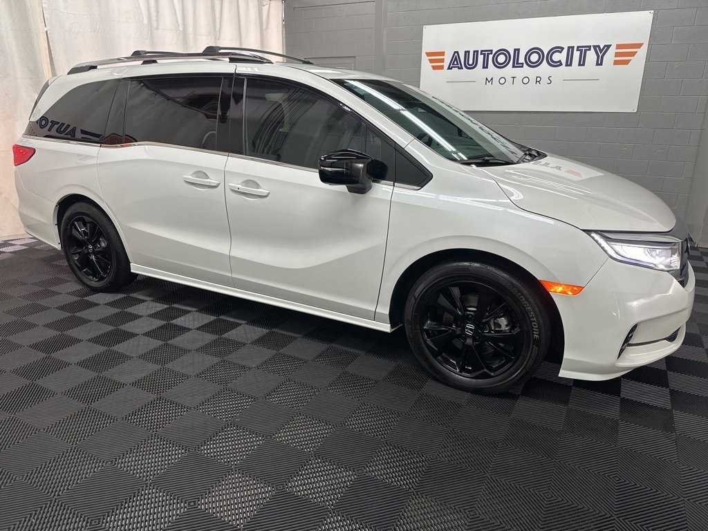 2024 Honda Odyssey Sport photo 2