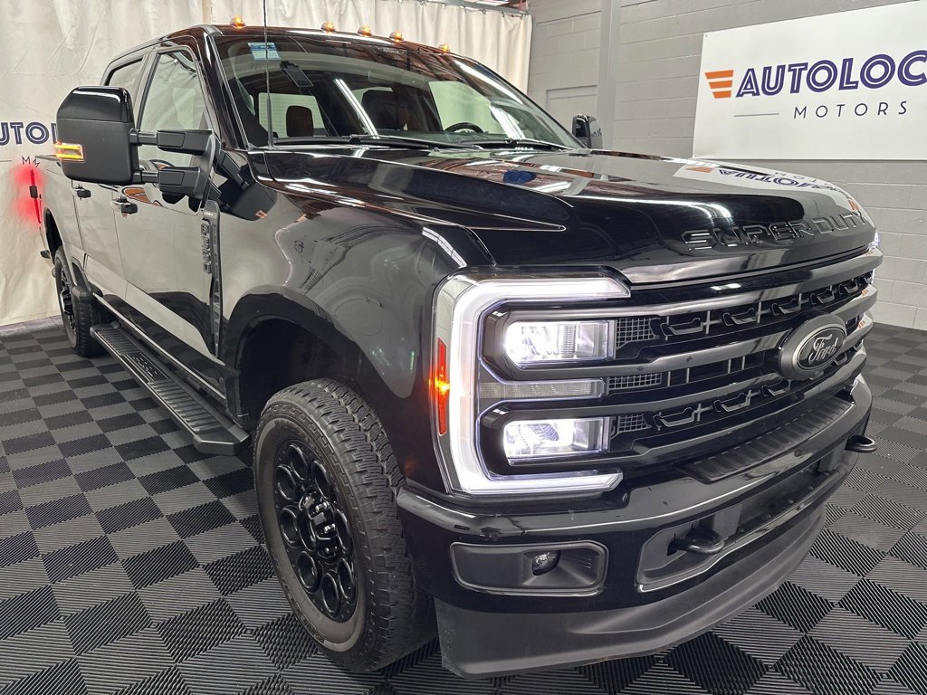 2024 Ford F-350 Lariat photo 2