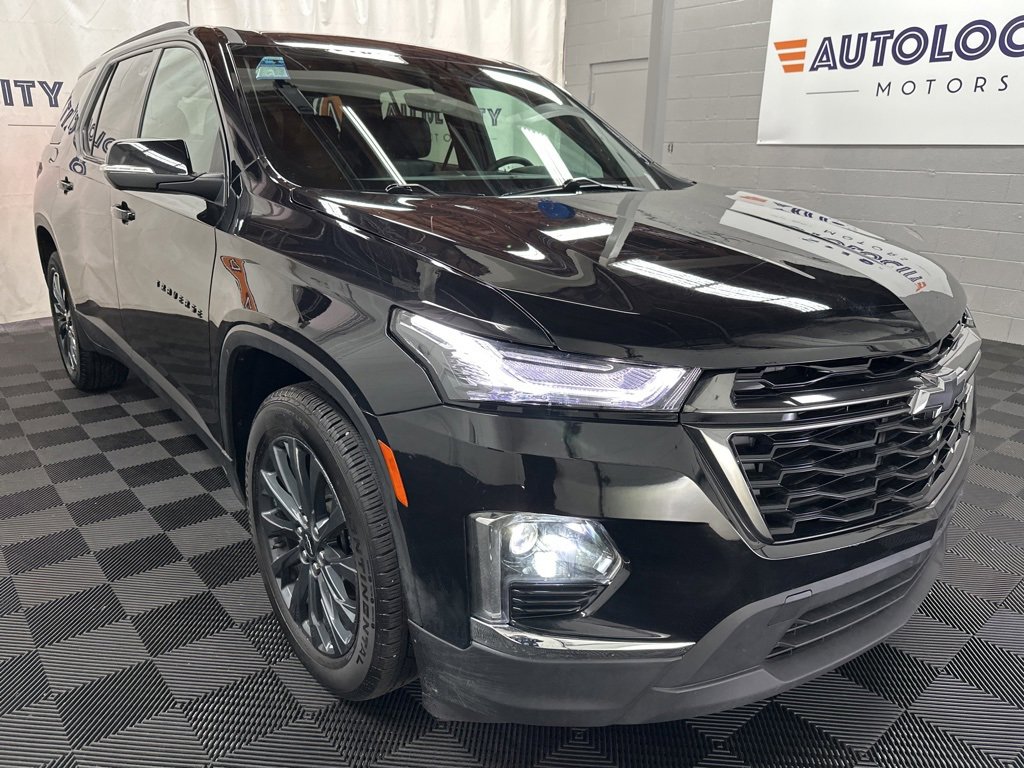 2023 Chevrolet Traverse RS photo 2