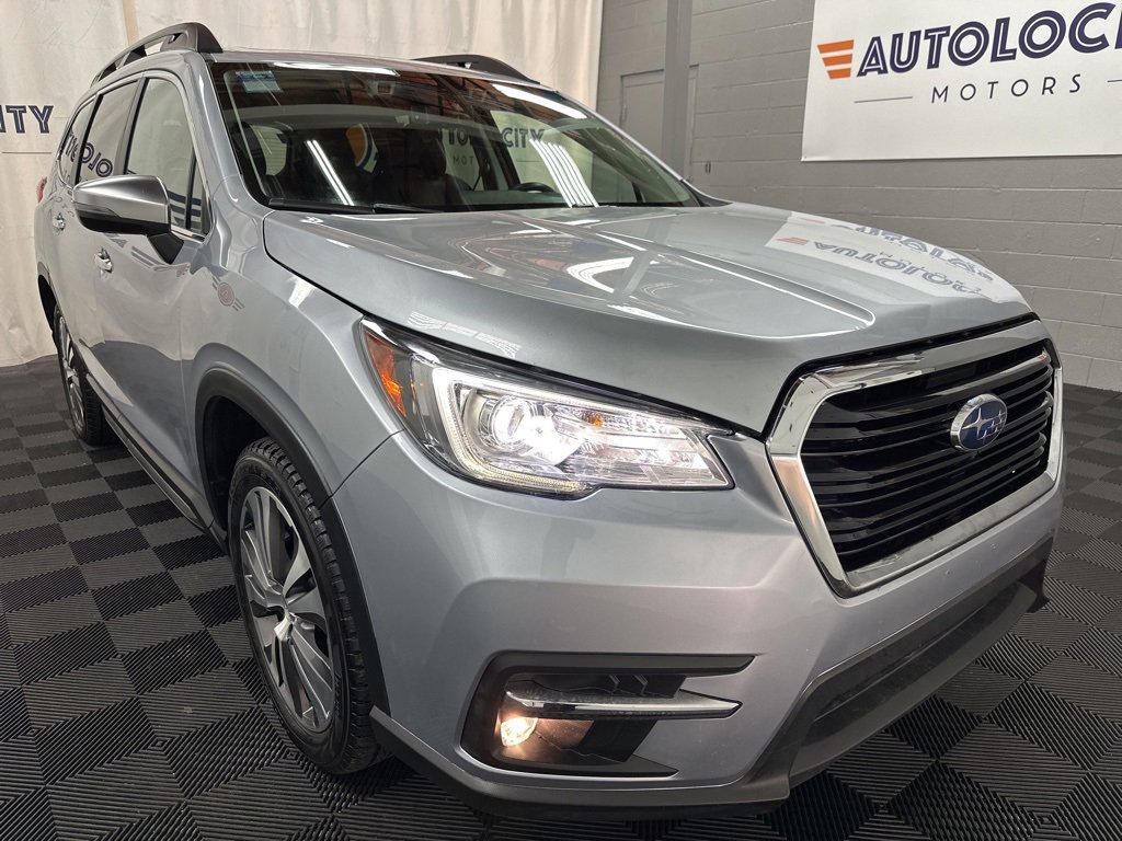 2022 Subaru Ascent Touring photo 2