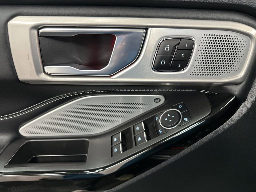2024 Ford Explorer ST - Photo 18