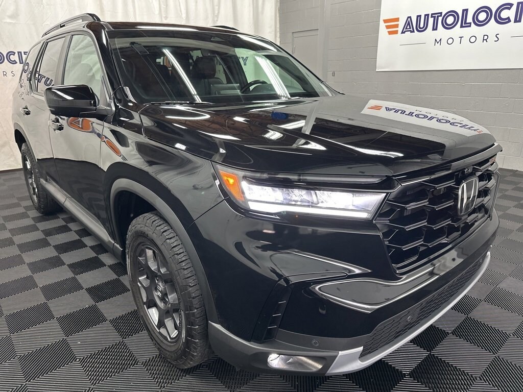 Used 2024 Honda Pilot TrailSport SUV