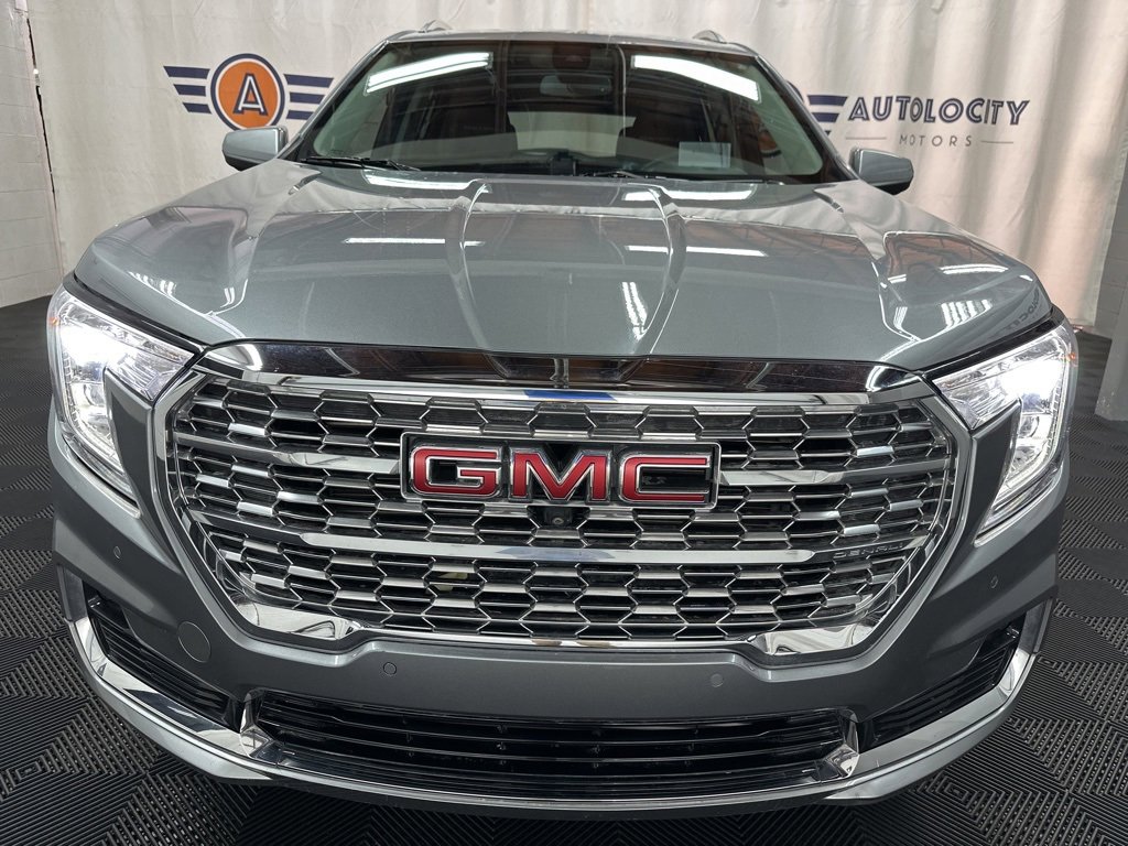 2024 Gmc Terrain Denali photo 2
