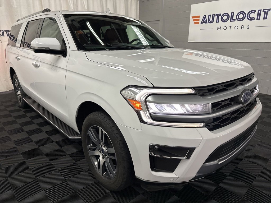 2023 Ford Expedition MAX Limited photo 2