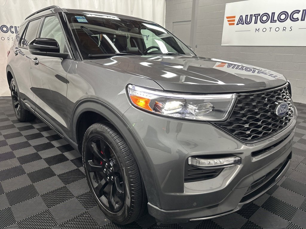 2024 Ford Explorer ST photo 2