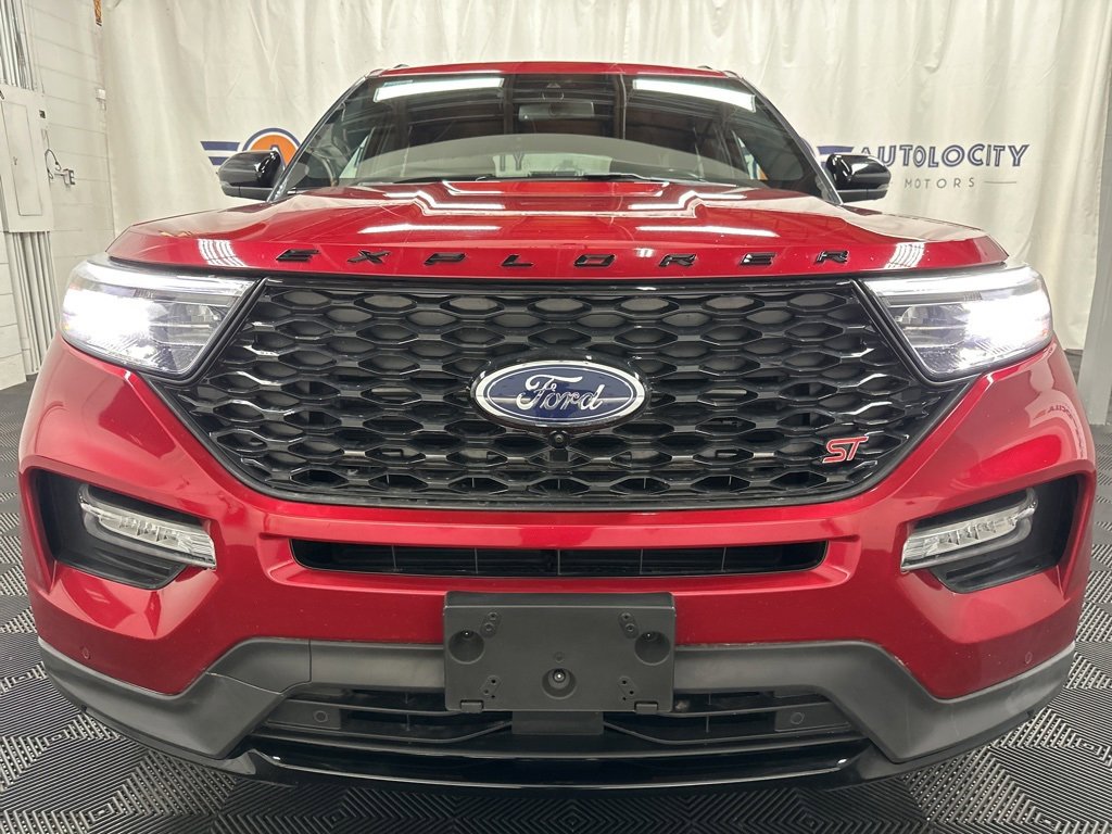 2023 Ford Explorer ST photo 3