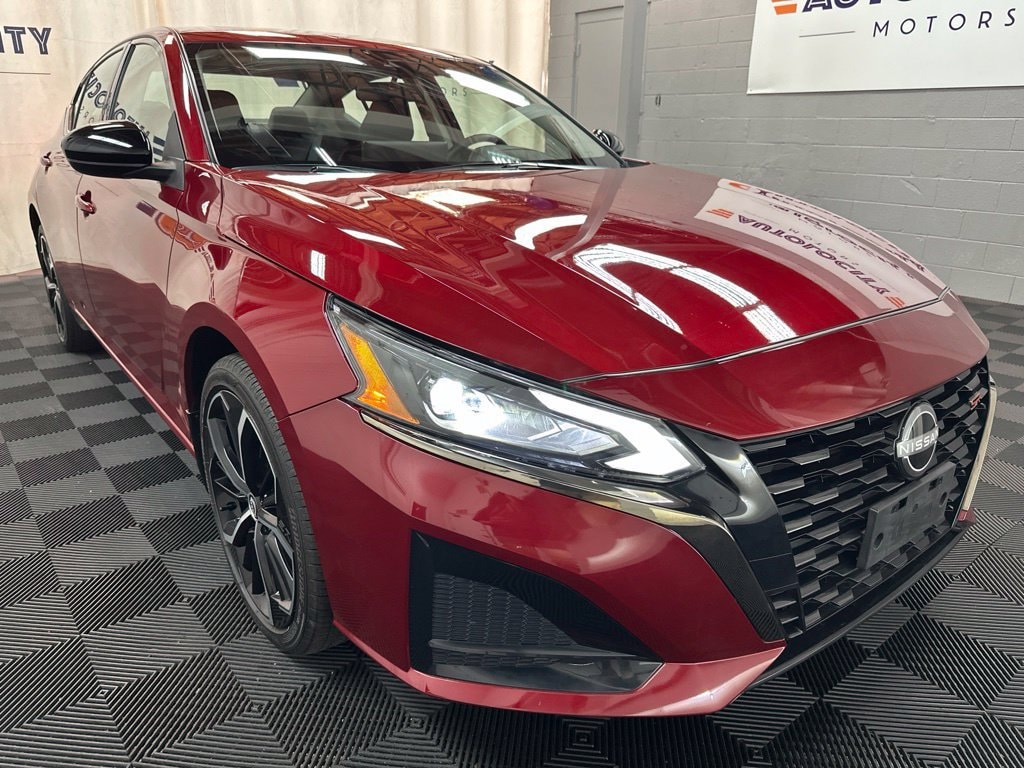 Used 2025 Nissan Altima SR Sedan