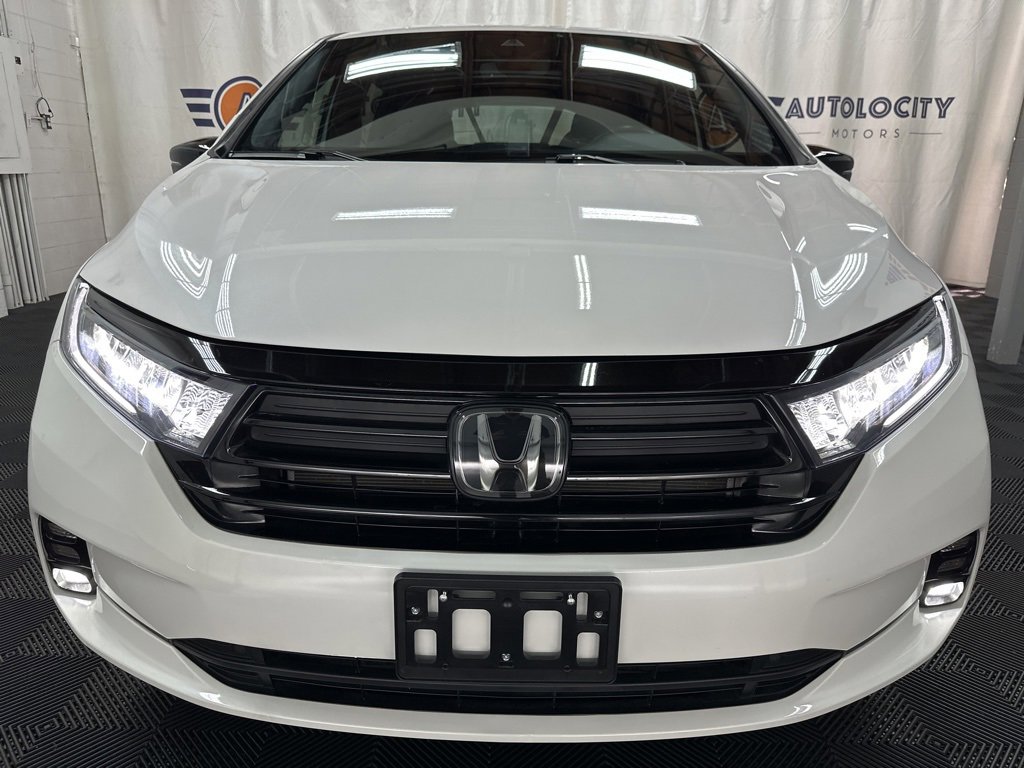 2024 Honda Odyssey Sport photo 3