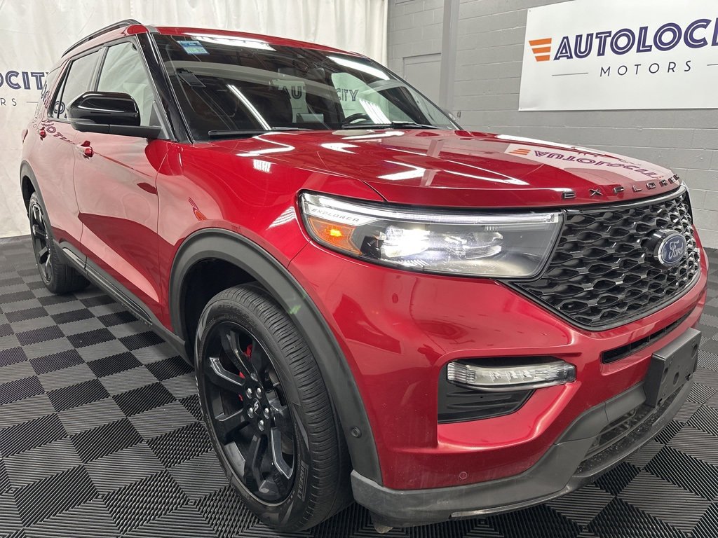 2023 Ford Explorer ST photo 2