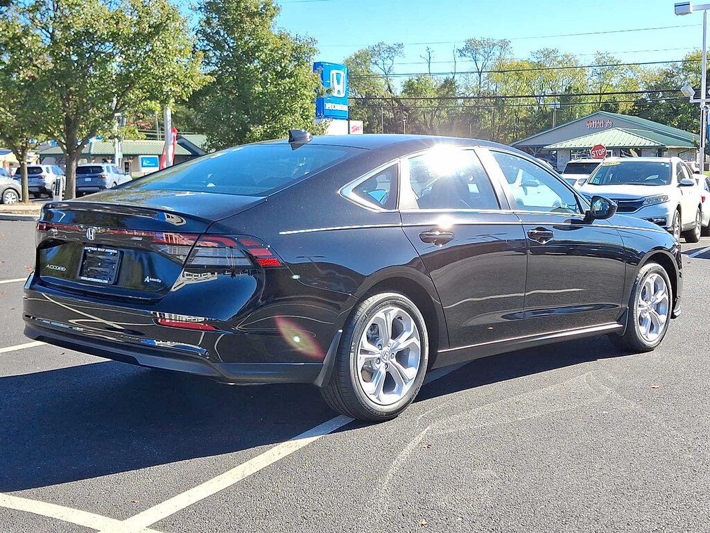 New 2025 Honda Accord LX Sedan