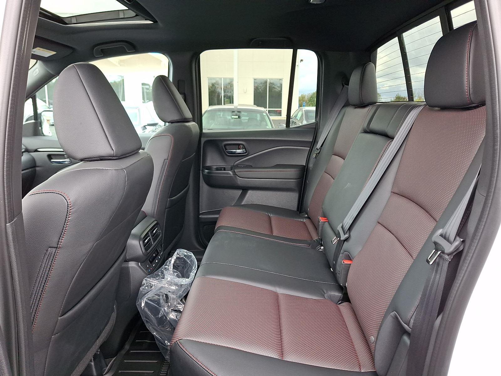 2026 Honda Ridgeline Black Edition - Photo 6