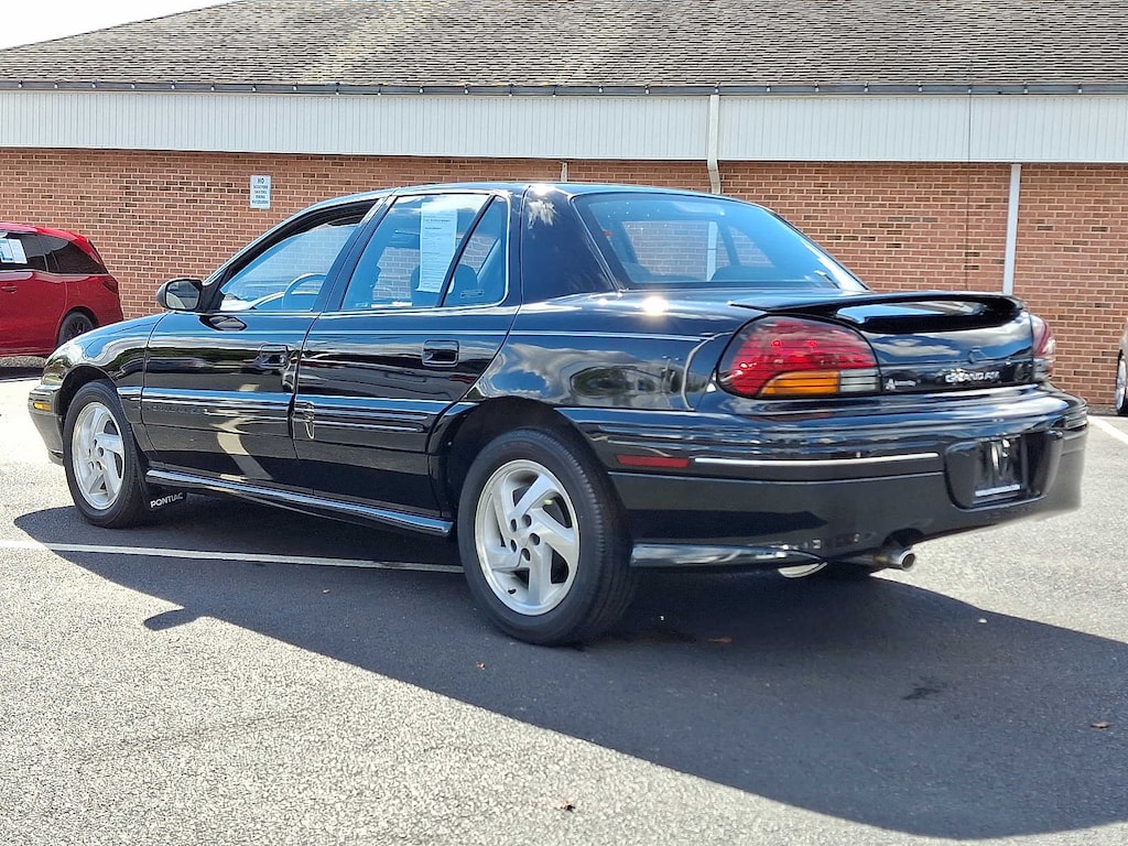 Used 1996 Pontiac Grand Am SE Sedan