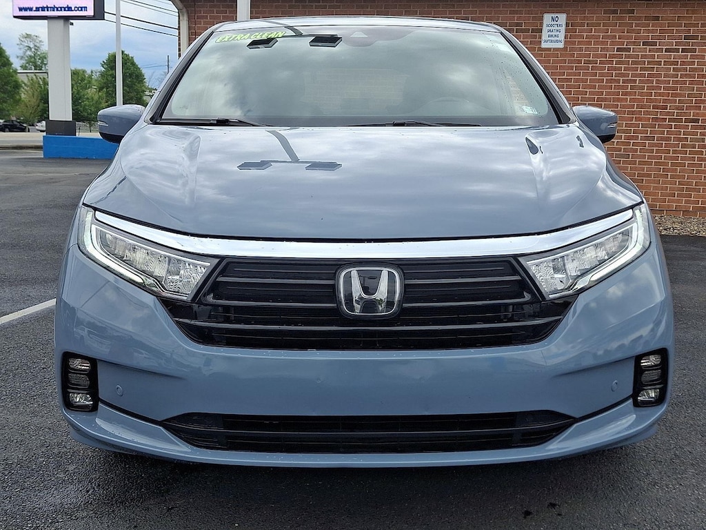 Used 2023 Honda Odyssey Touring Van