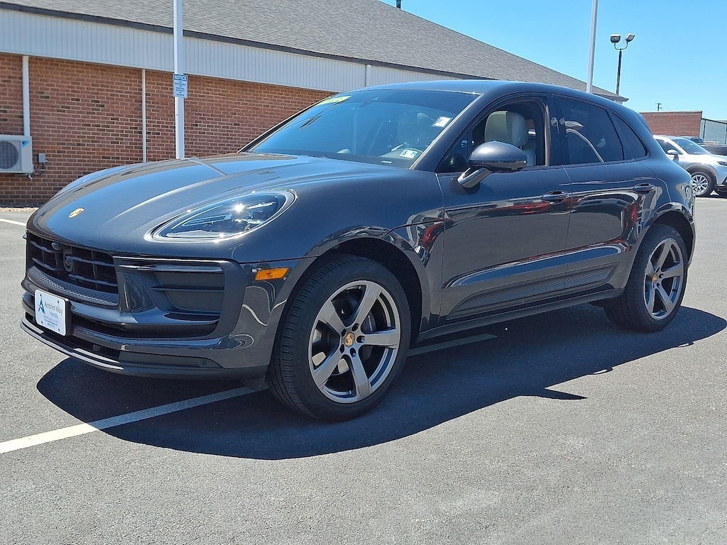 Used 2023 Porsche Macan SW SUV