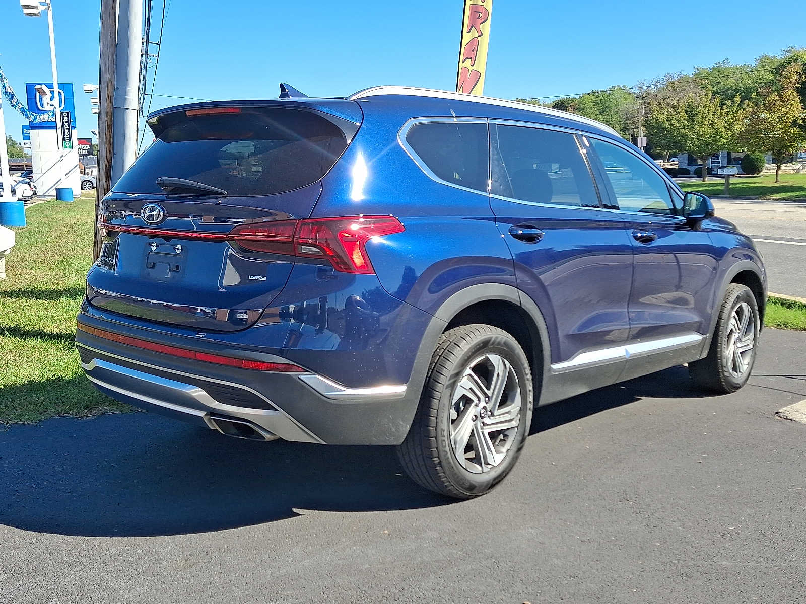 2021 Hyundai Santa Fe SEL photo 4