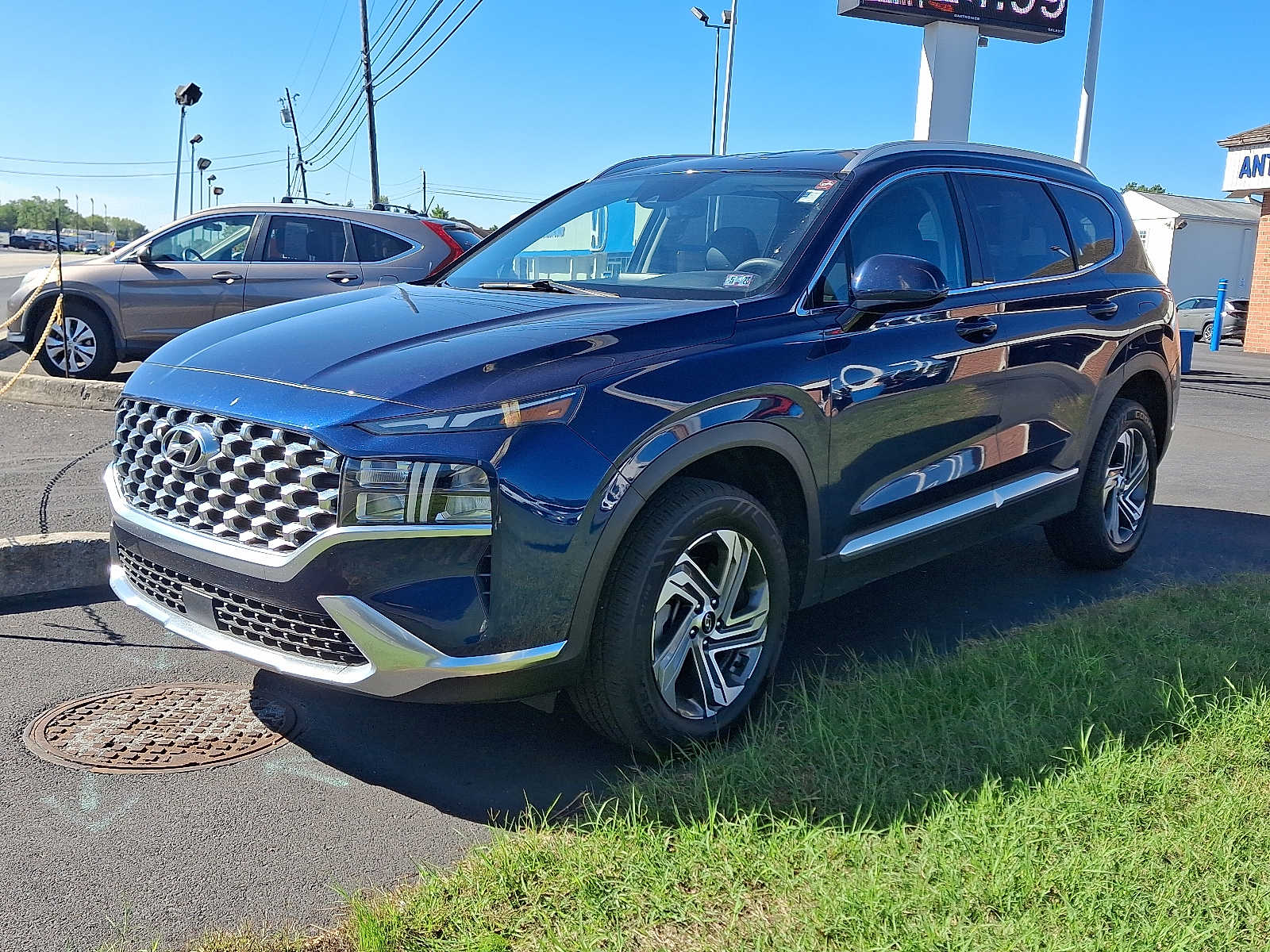 2021 Hyundai Santa Fe SEL photo 2
