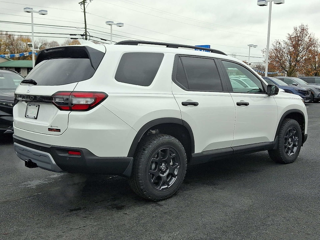 New 2025 Honda Pilot TrailSport SUV