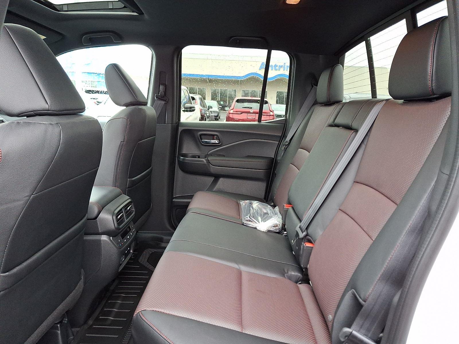 2026 Honda Ridgeline Black Edition - Photo 6