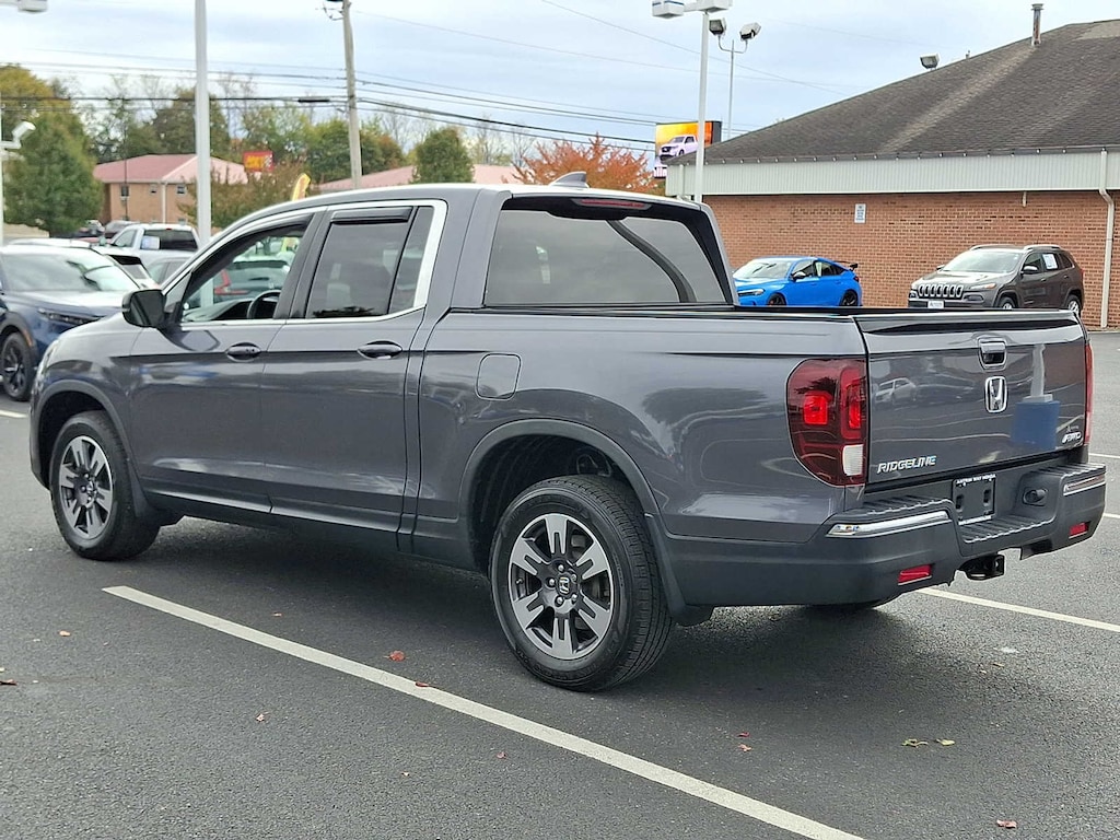 Used 2017 Honda Ridgeline RTL 4x4 Crew Cab 5.3 Bed Truck Crew Cab