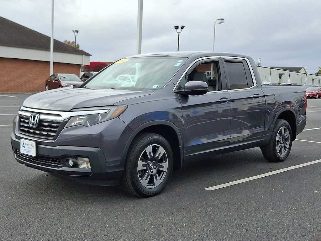 Used 2017 Honda Ridgeline RTL 4x4 Crew Cab 5.3 Bed Truck Crew Cab