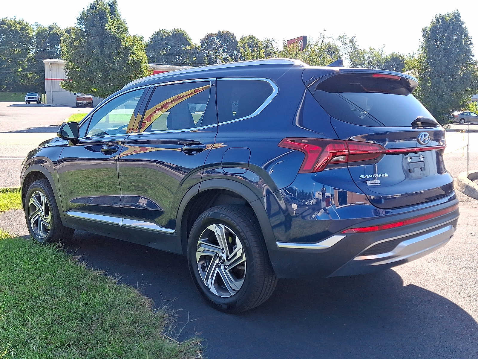 2021 Hyundai Santa Fe SEL photo 3