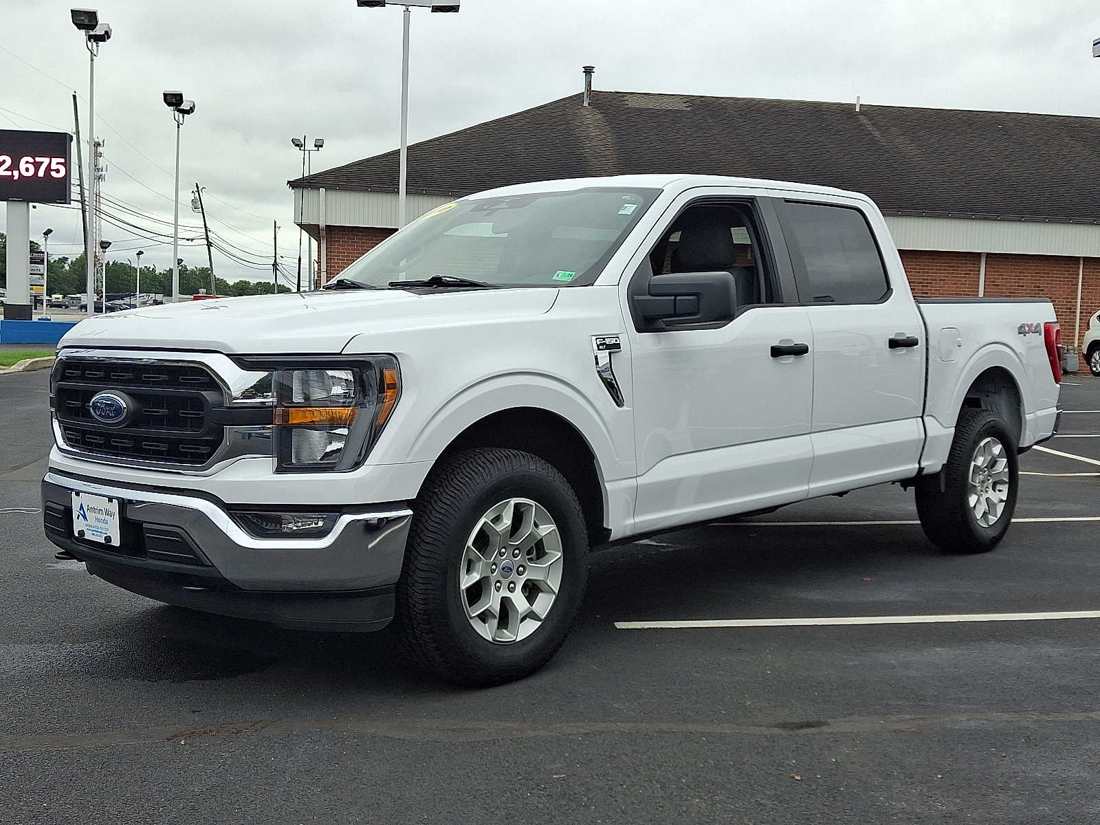 2023 Ford F-150 XLT photo 3