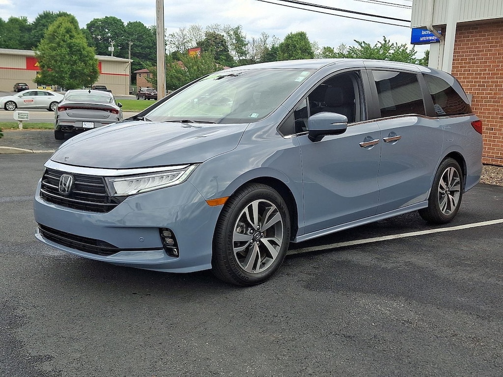 Used 2023 Honda Odyssey Touring Van