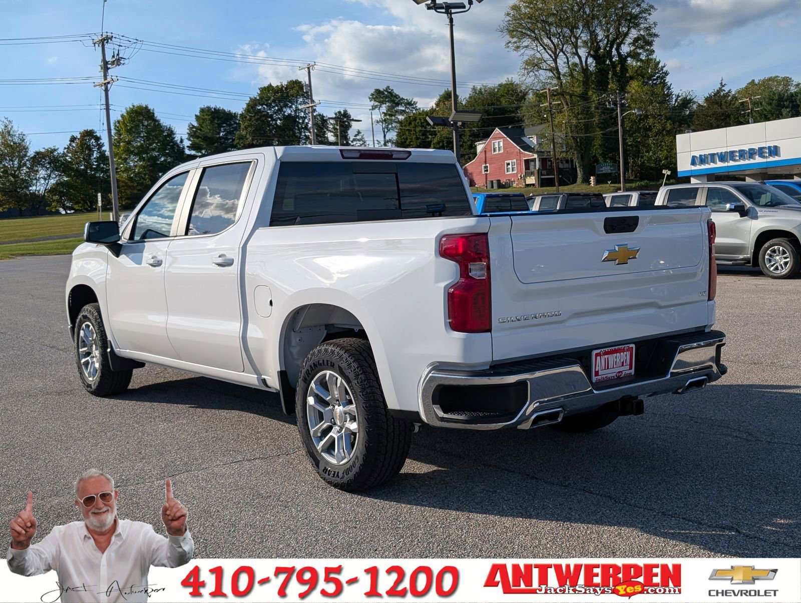 2026 Chevrolet Silverado 1500 LT photo 3