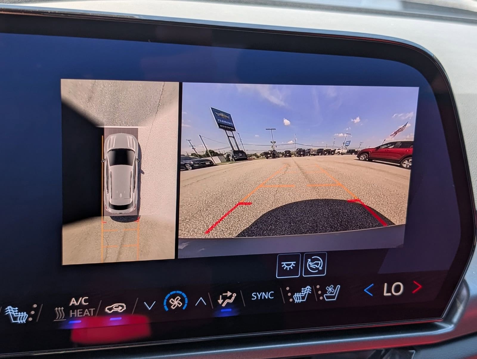 2025 Chevrolet Equinox EV RS - Photo 25