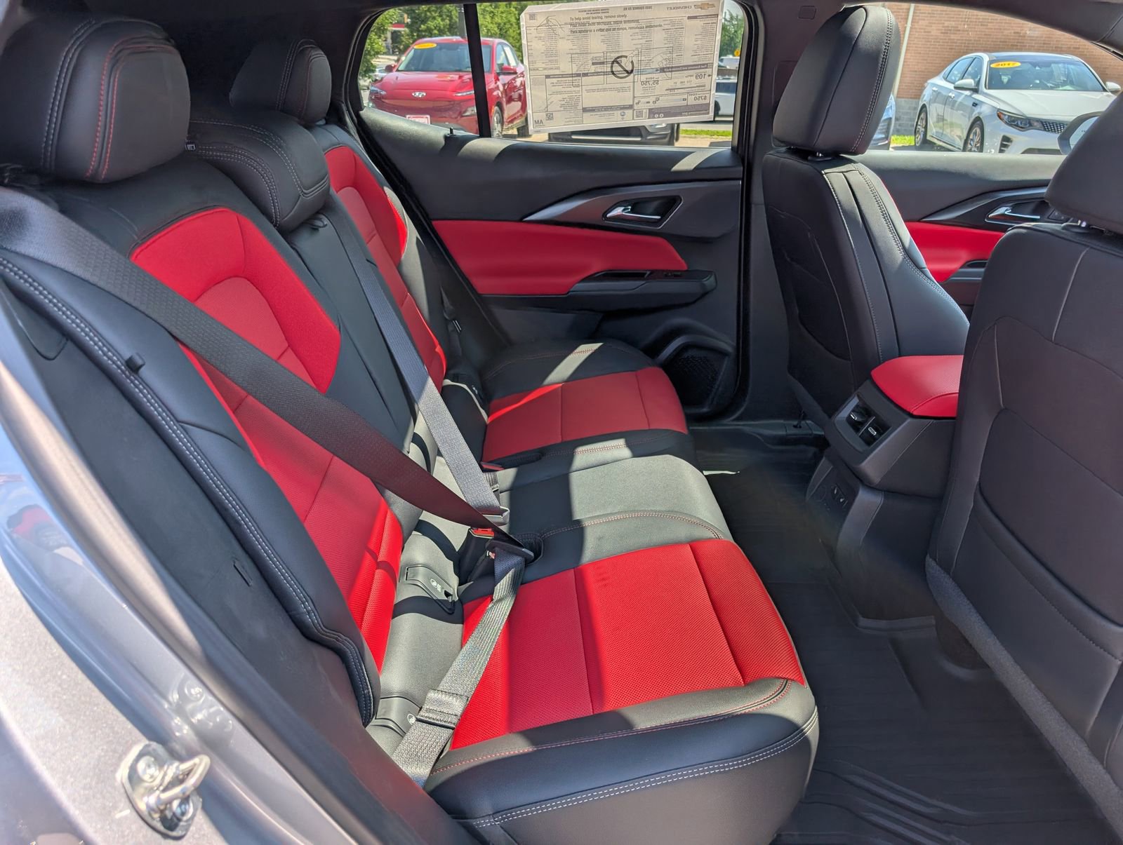 2025 Chevrolet Equinox EV RS - Photo 10