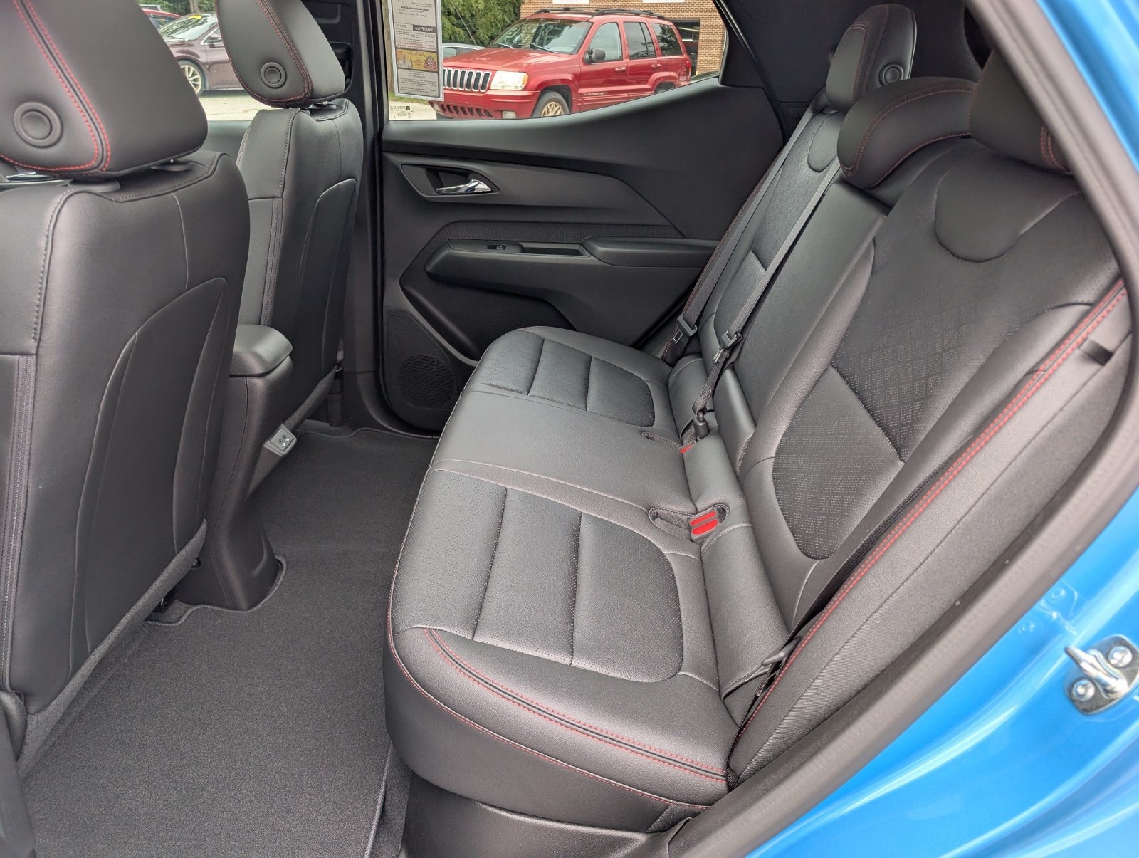 2027 Chevrolet Bolt RS - Photo 10