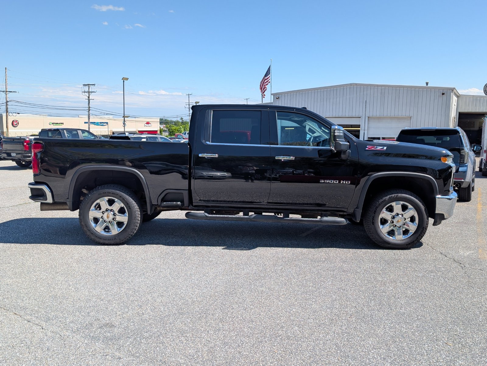 2023 Chevrolet Silverado 3500HD LTZ - Photo 2