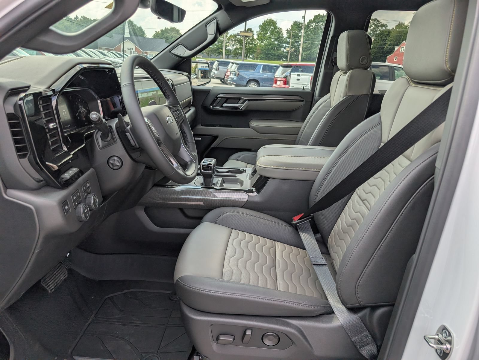 2026 Chevrolet Silverado 1500 ZR2 - Photo 13