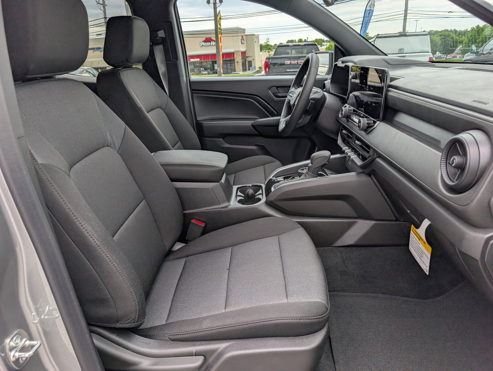 2026 Chevrolet Colorado Trail Boss - Photo 8