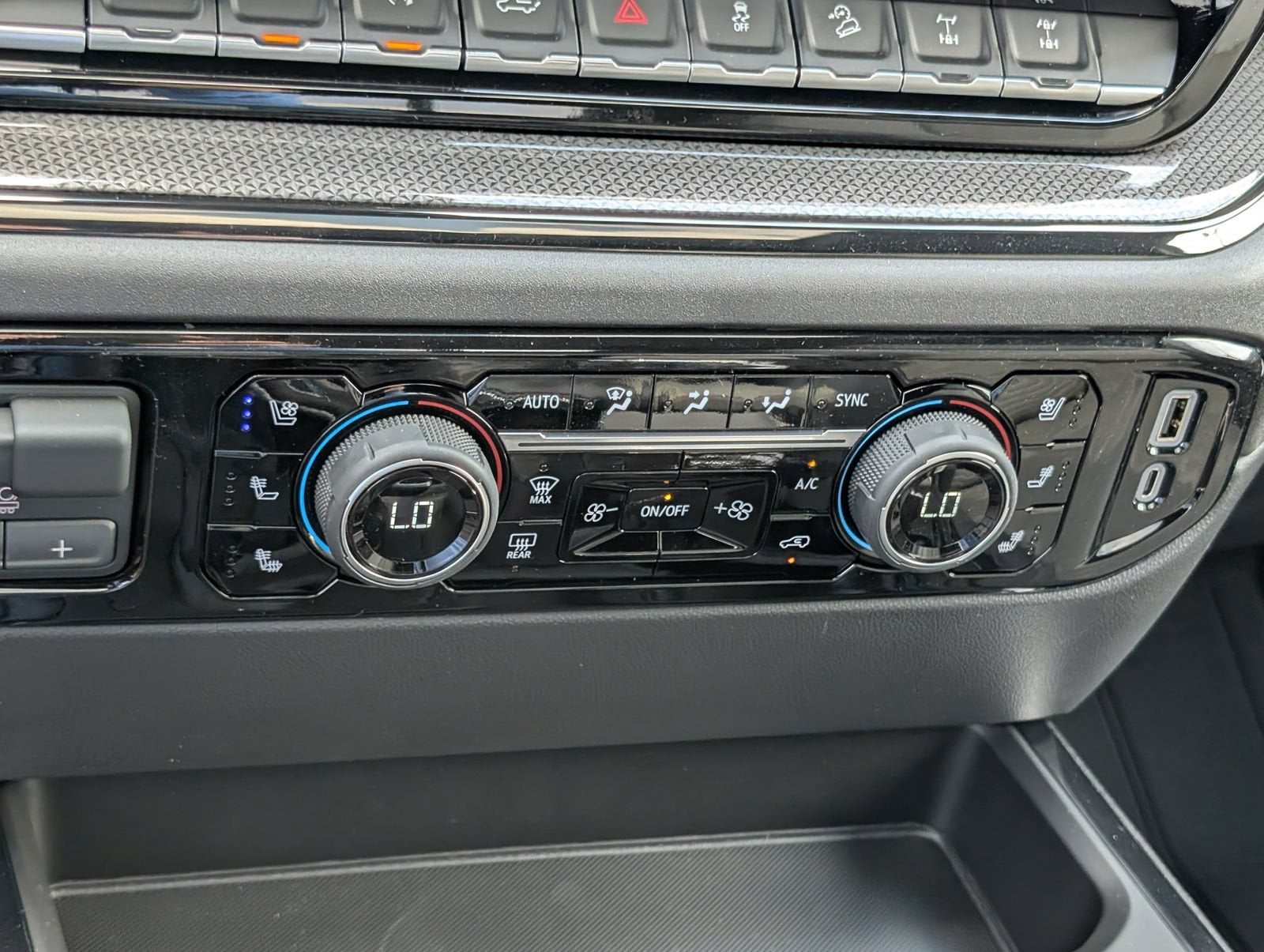 2026 Chevrolet Silverado 1500 ZR2 - Photo 25