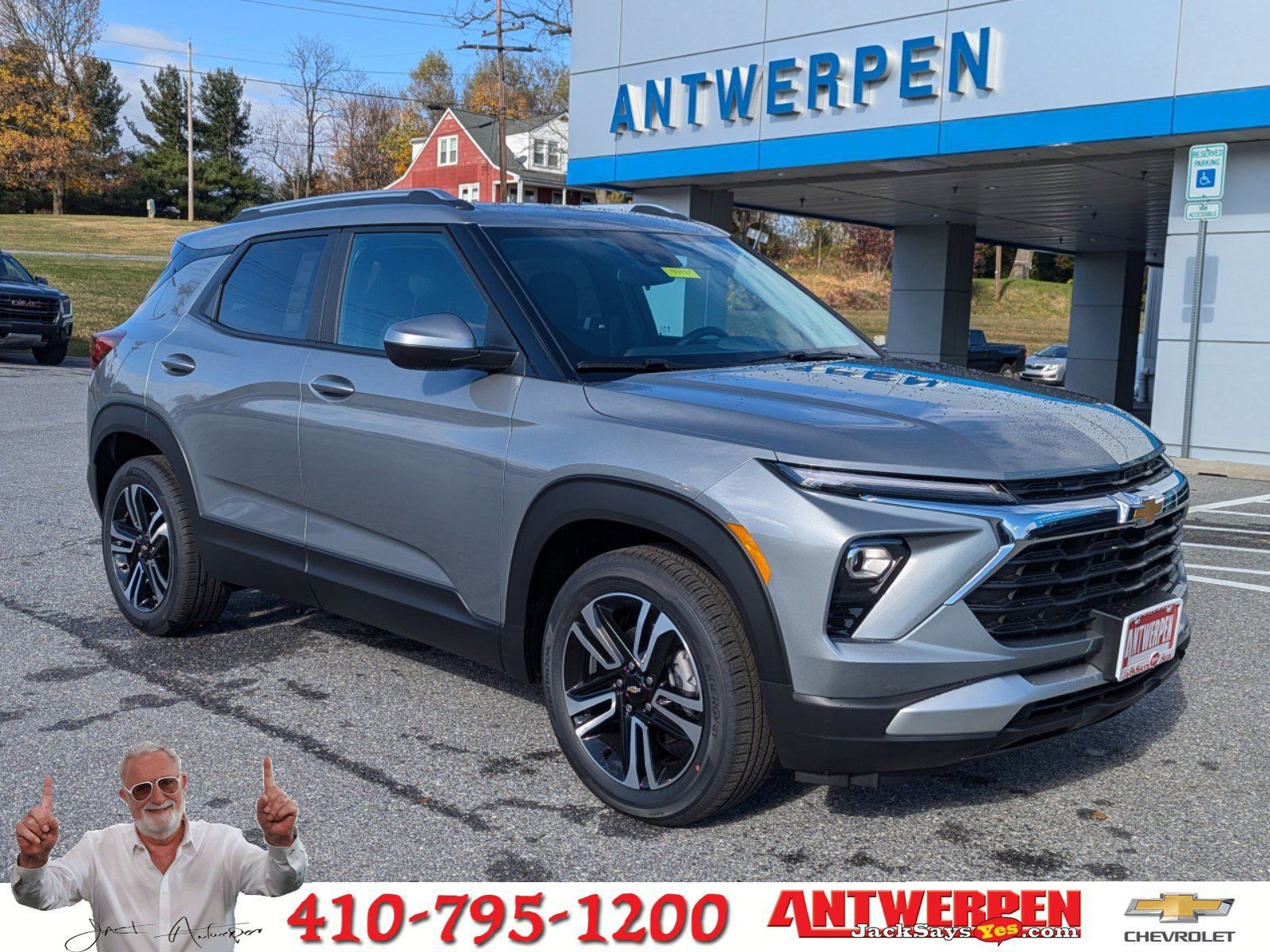 2025 Chevrolet Trailblazer LT photo 2