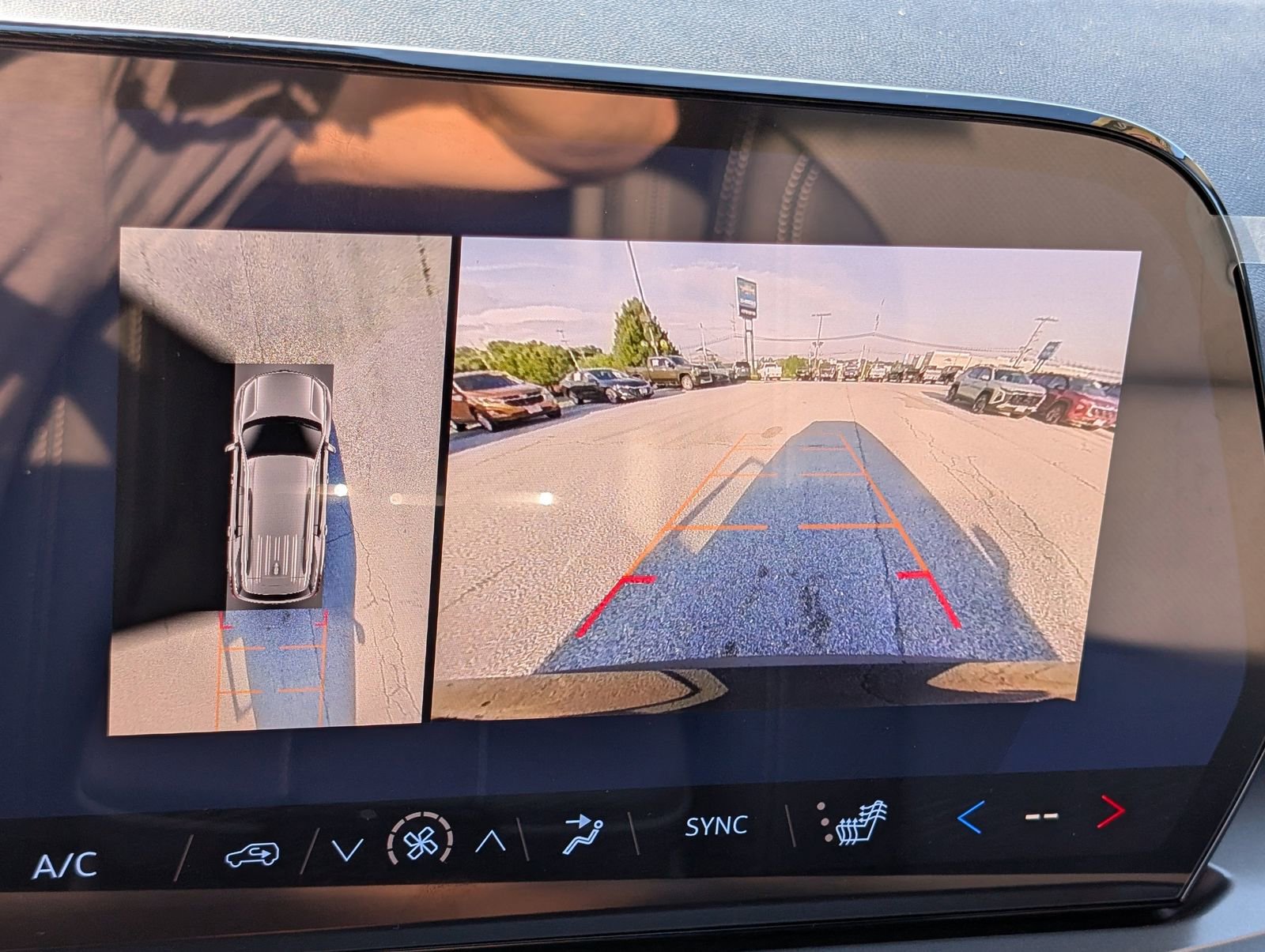 2026 Chevrolet Traverse LT - Photo 28