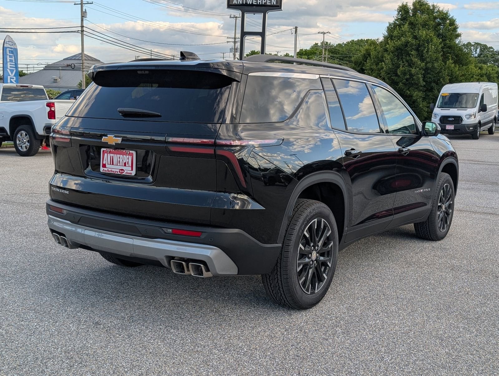 2026 Chevrolet Traverse LT - Photo 2
