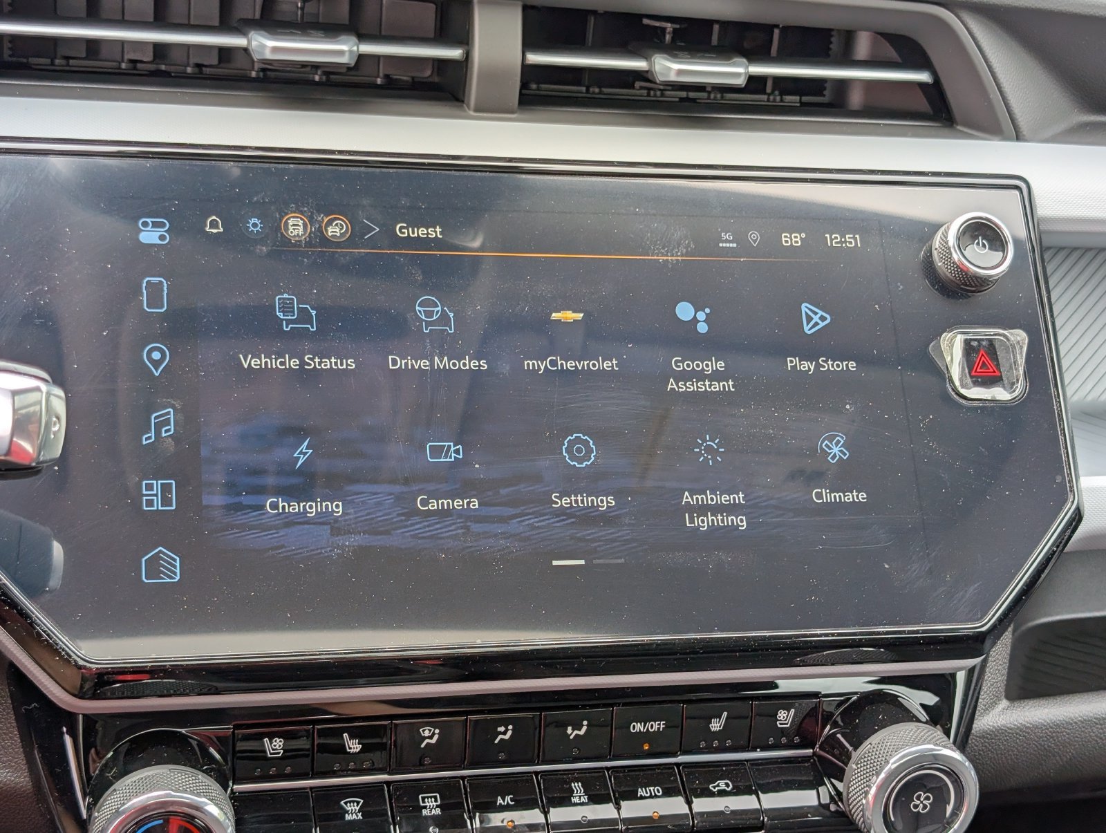 2027 Chevrolet Bolt RS - Photo 22